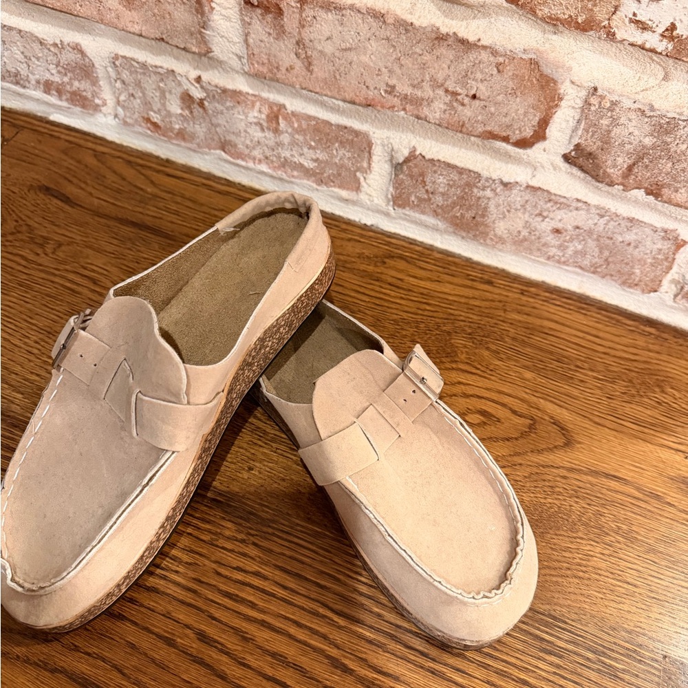 Women’s Tan Loafers
